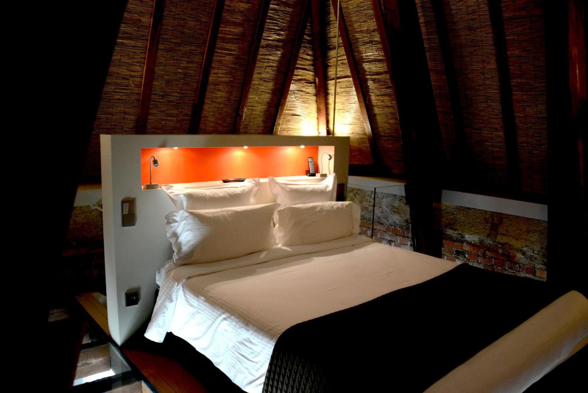 Chateau De Champlong Table Hotel **** Golf & Spa Villerest  Bagian luar foto