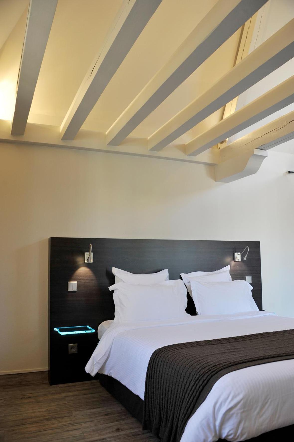 Chateau De Champlong Table Hotel **** Golf & Spa Villerest  Bagian luar foto