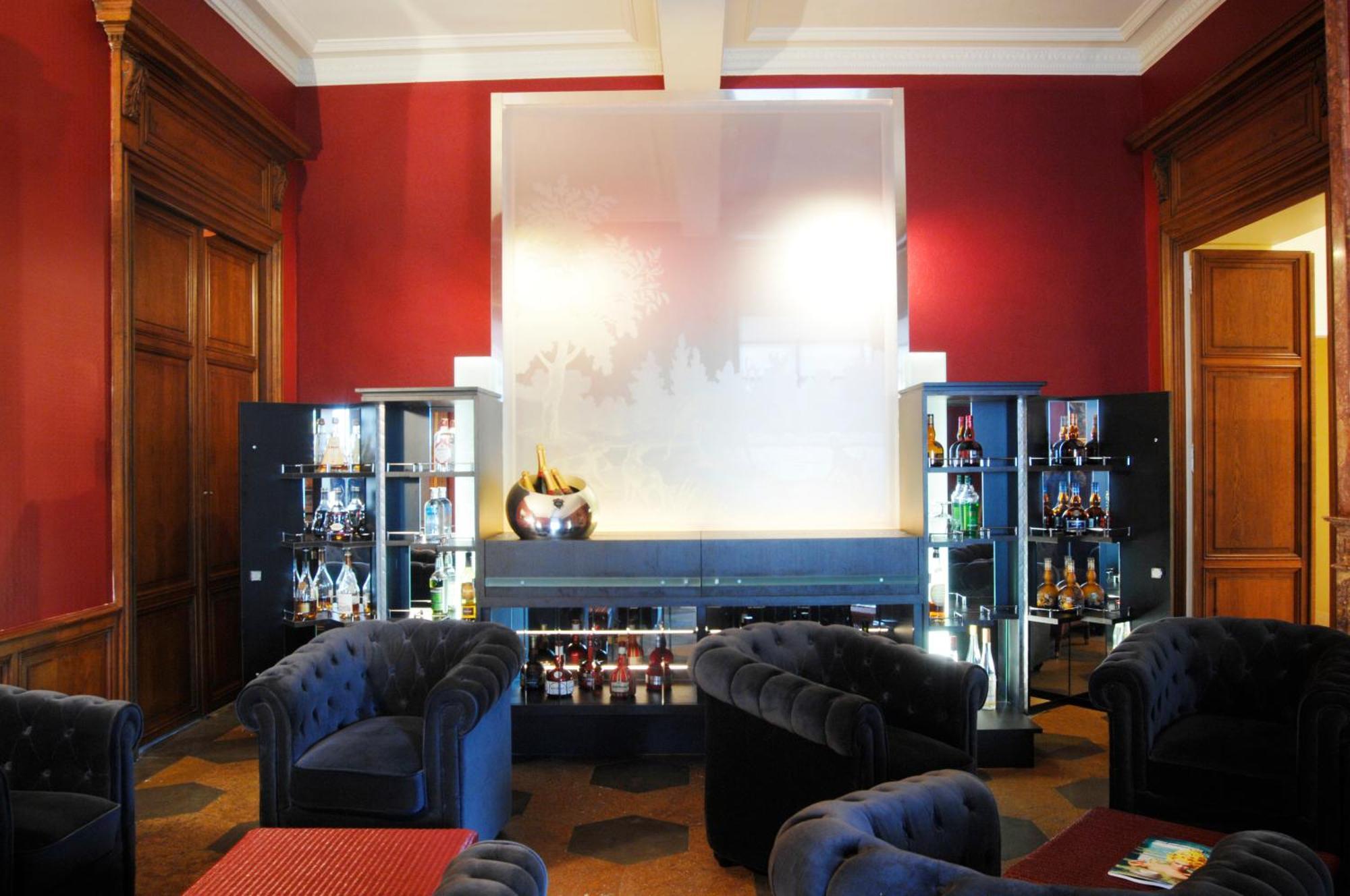 Chateau De Champlong Table Hotel **** Golf & Spa Villerest  Bagian luar foto