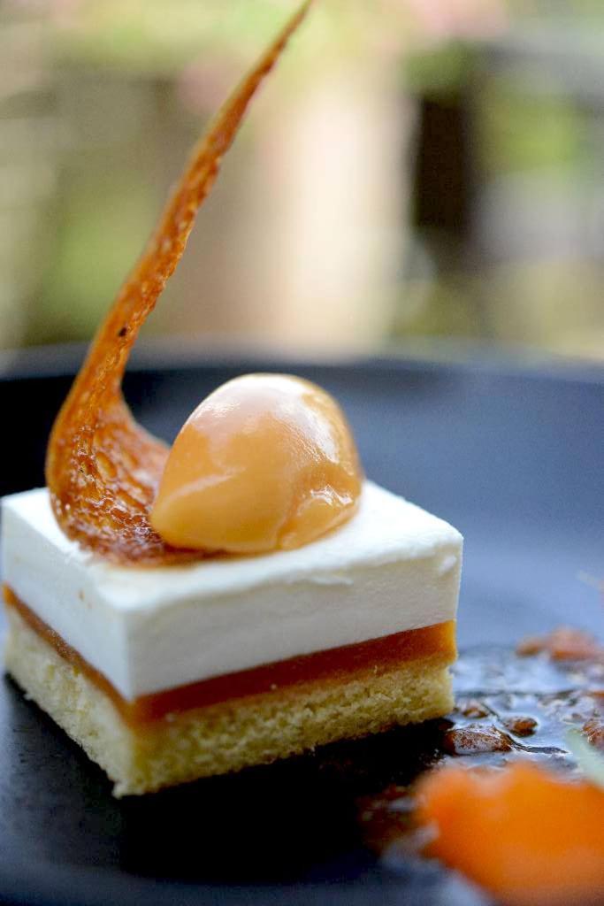 Chateau De Champlong Table Hotel **** Golf & Spa Villerest  Bagian luar foto