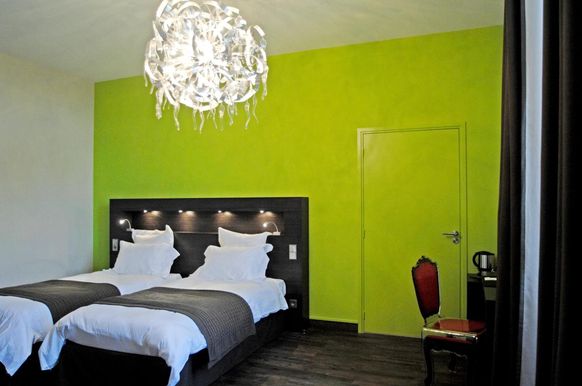 Chateau De Champlong Table Hotel **** Golf & Spa Villerest  Bagian luar foto