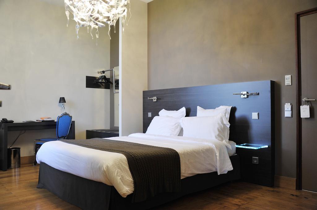 Chateau De Champlong Table Hotel **** Golf & Spa Villerest  Bagian luar foto