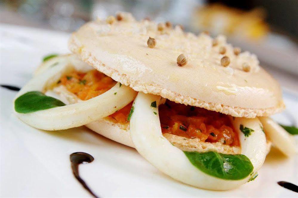Chateau De Champlong Table Hotel **** Golf & Spa Villerest  Bagian luar foto