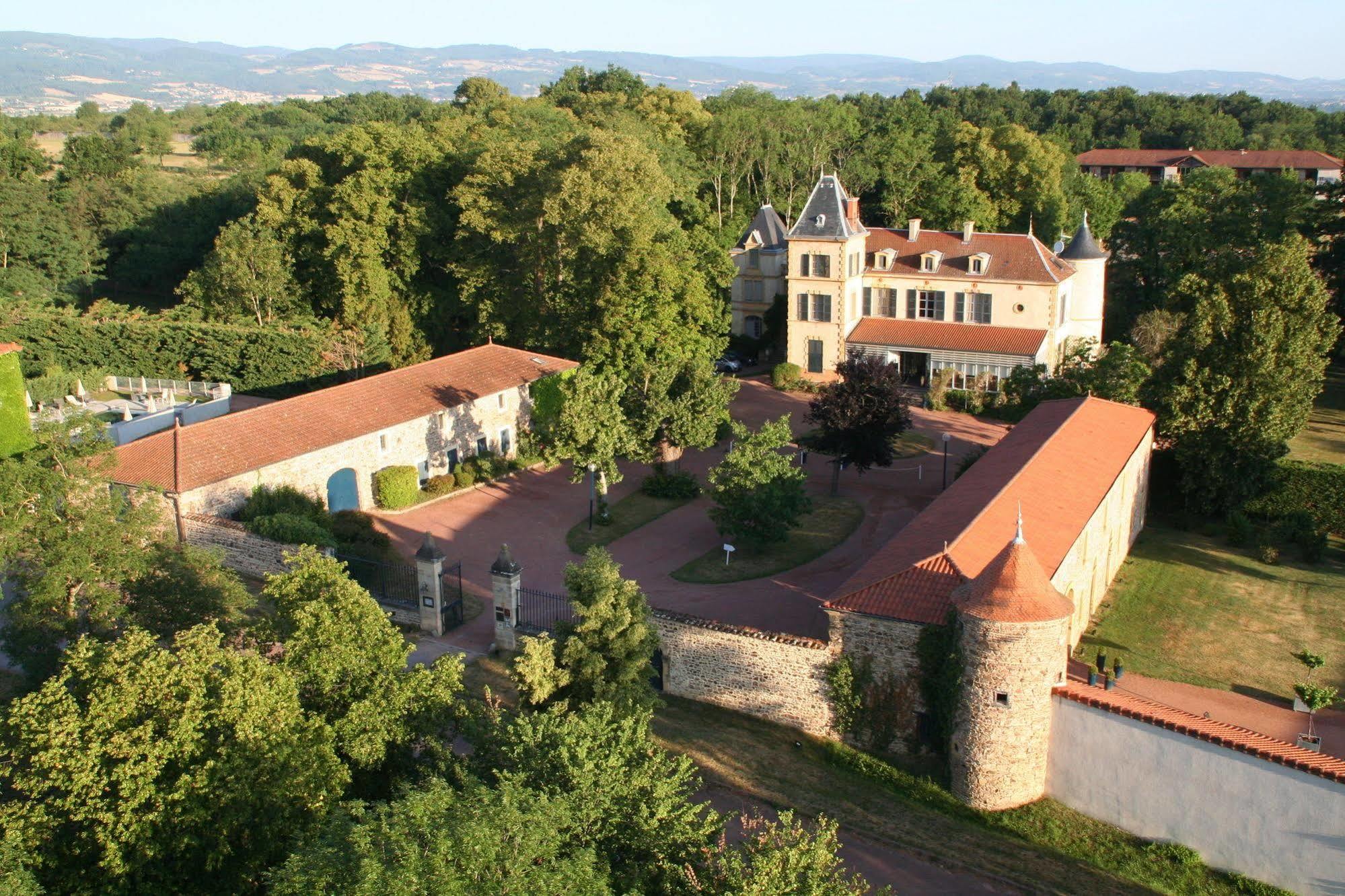 Chateau De Champlong Table Hotel **** Golf & Spa Villerest  Bagian luar foto